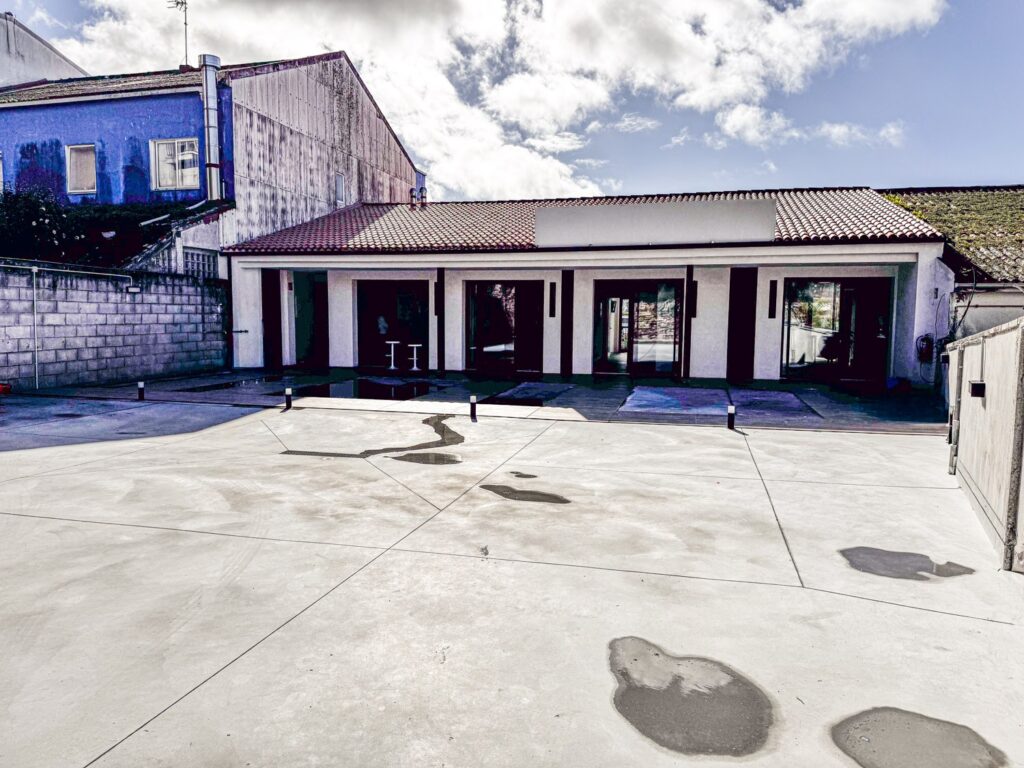 Apartamentos praia do cansorro camariñas entrada aparcamientos